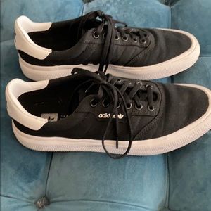 Adidas skateboarding shoes black & white